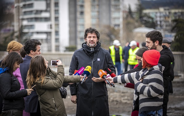 დედაქალაქის მერი ვახუშტის ხიდის რეაბილიტაციის პროცესს გაეცნო