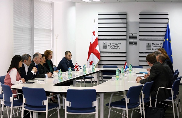 ლუქსემბურგის იუსტიციის მინისტრი და ვიცე-პრემიერი საქართველოში არასრულწლოვანთა მართლმსაჯულების კოდექსის გაცნობის მიზნით ჩამოვიდა 