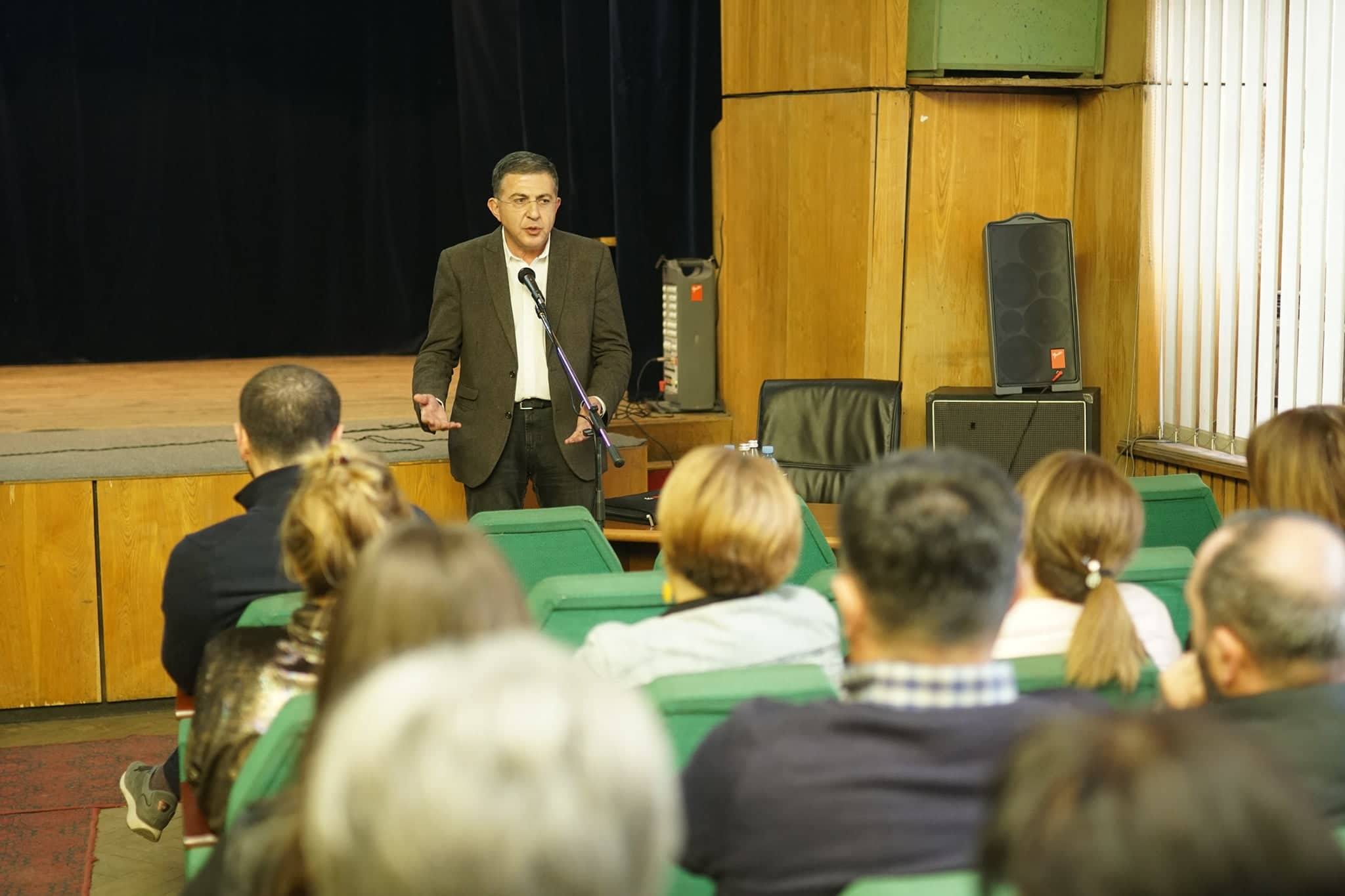 საპენსიო სააგენტოს დირექტორი საქართველოს რკინიგზის 200-მდე თანამშრომელს შეხვდა