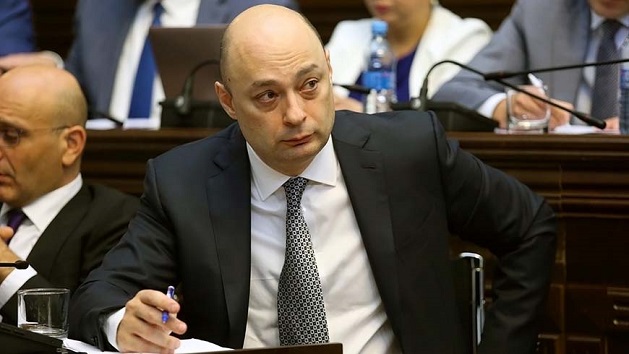 მამუკა ბახტაძემ გიორგი ქობულიას თანამდებობიდან გათავისუფლების შესახებ ბრძანებას ხელი მოაწერა