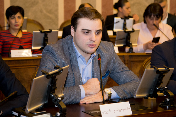 ლევან ჟორჟოლიანი: არასწორია ოპოზიციის განცხადება, თითქოს ბექა ოდიშარიას 200 ათასიანი ქონება რამდენიმე მილიონში გავუცვალეთ