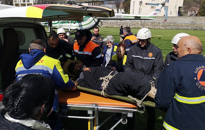 შინაგან საქმეთა სამინისტრომ 76 წლის მიხა არაბული ხევსურეთიდან ვერტმფრენით დუშეთის საავადმყოფოში გადაიყვანა