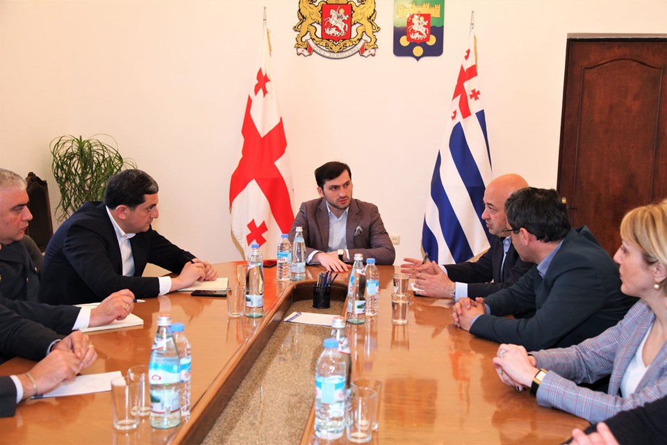 ზაფხულის ტურისტული სეზონის სამზადისთან დაკავშირებით, თორნიკე რიჟვაძემ, საკოორდინაციო საბჭოს წევრებთან სამუშაო შეხვედრა გაიმართა