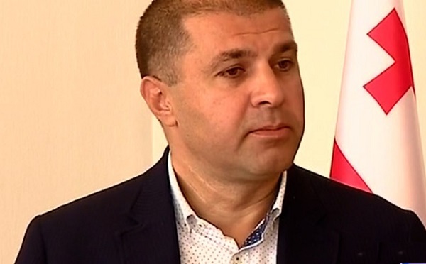 შემთხვევით, რამე ხომ არ გეშლებათ, ბატონო მინისტრო?  - მამუკა ჩიქოვანი შს მინისტრს