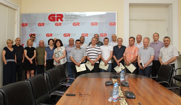 „საქართველოს რკინიგზის“ თანამშრომლებს შრომის უსაფრთხოების სპეციალისტის საერთაშორისო სერტიფიკატები  გადაეცათ