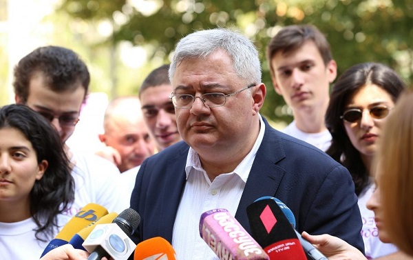 არ მომერიდება ბიძინასი და „ნაციონალურ მოძრაობასთან“ ერთად მოვითხოვ აქციის დამრბევთა დასჯას - უსუფაშვილი