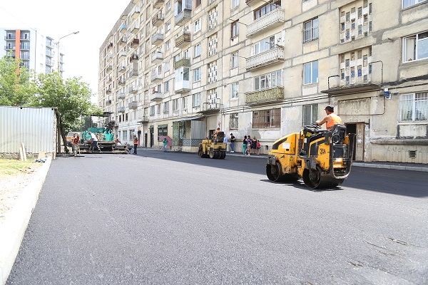ვარკეთილის მესამე მასივში საგზაო სამუშაოები მიმდინარეობს