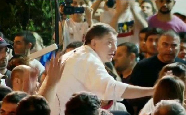 პარლამენტის შენობის წინ მიმდინარე აქციაზე გიგი უგულავას დაუპირისპირდნენ