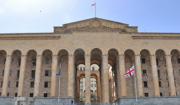 საპარლამენტო კომიტეტები ნიკა მელიას დაპატიმრებაზე პარლამენტის თანხმობის მიცემის საკითხზე იმსჯელებენ