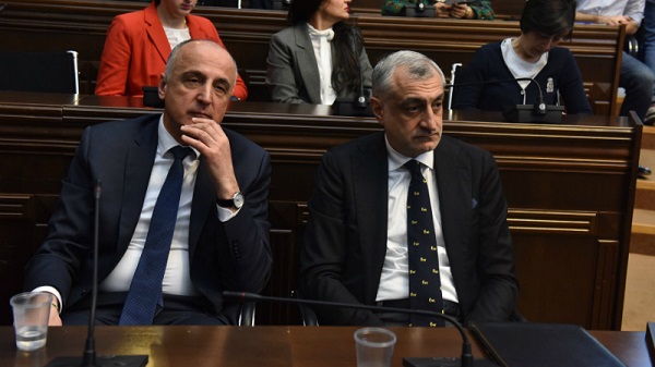 მამუკა ხაზარაძეს და ბადრი ჯაფარიძეს ბრალს დღეს წარუდგენენ