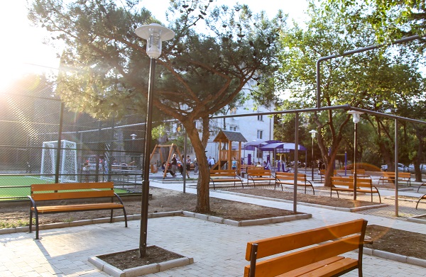 სამგორის რაიონში დასასვენებელი სივრცე და სპორტული მოედანი მოეწყო