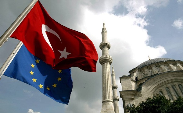 თურქეთში, სახელმწიფო გადატრიალების მცდელობისთვის 53 ადამიანს სამუდამო პატიმრობა მიესაჯა