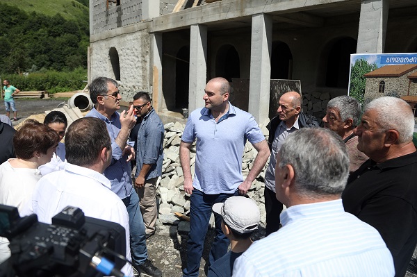 პრემიერ-მინისტრმა გუდამაყარში გოდერძი ჩოხელის სახლ-მუზეუმის მშენებლობა და მიმდინარე ინფრასტრუქტურული პროექტები დაათვალიერა