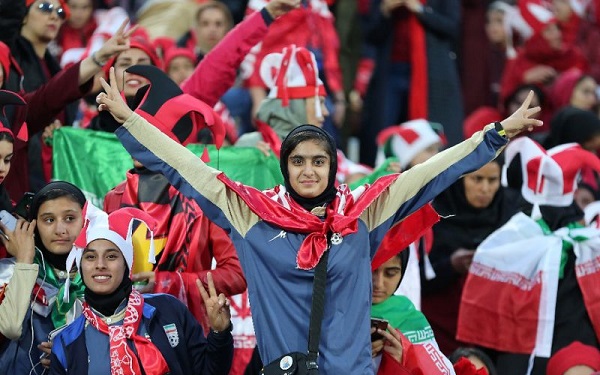 ირანელ ქალებს ფეხბურთის ერთ მატჩზე დასწრების უფლება მისცეს