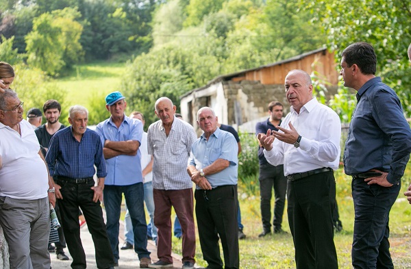 ცენტრალური და ადგილობრივი ხელისუფლების წარმომადგენლები ცაგერის მუნიციპალიტეტის მოსახლეობას შეხვდნენ