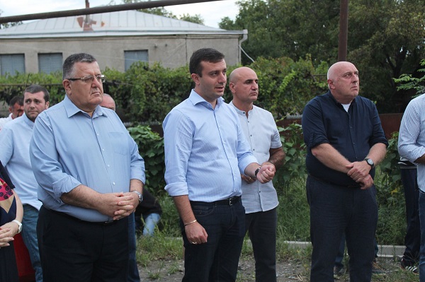 ხელისუფლების წარმომადგენლები  ქარელის მუნიციპალიტეტის სოფლების მოსახლეობას შეხვდნენ
