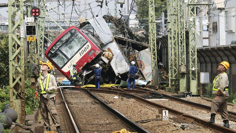 იაპონიაში მატარებლების შეჯახების შედეგად დაიღუპა 1, ხოლო დაშავდა 30 ადამიანი