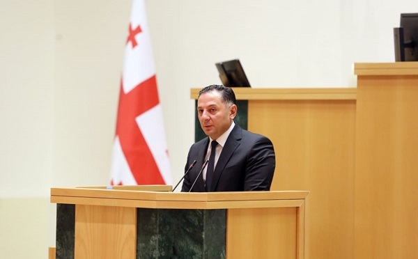 ვგმობ, ეს ჩემთვის მიუღებელია - ვახტან გომელაური  პოლიციელის მკვლელობისთვის მსჯავრდებულის შეწყალებაზე