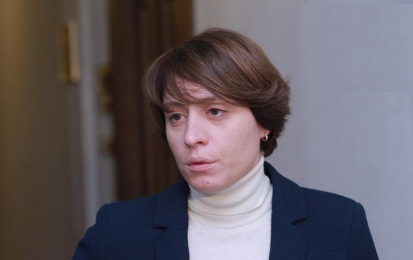 ადამიანური ფსკერი გახვრიტა ზარდიაშვილმა - ელენე ხოშტარია ეკა ბესელიას მხარდაჭერას უცხადებს