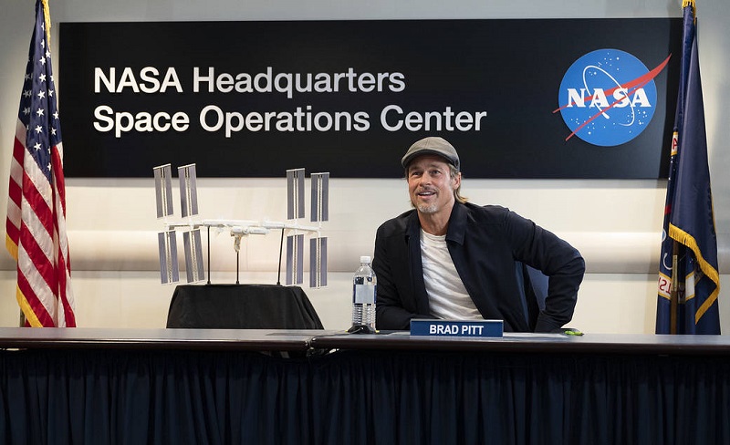 ბრედ პიტი Nasa-ს ცენტრს ესტუმრა და საერთაშორისო კოსმოსურ სადგურზე მყოფ ასტრონავტს ესაუბრა