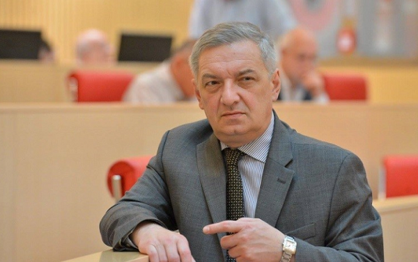 ისიც კი მოახერხეს ზოგიერთებმა,  რომ მაისურზე დაწერეს  -  არა ოკუპაციას! როდესაც თავად არიან ოკუპაციის მთავარი შემოქმედები - ვოლსკი