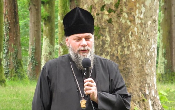 ვუთხარი, მომეცით კურთხევა, ხვალ გავაგრძელოთ სინოდის სხდომა და მოვიყვან მოწმეებს - მეუფე პეტრე მამათმავლობის ბრალდებაზე