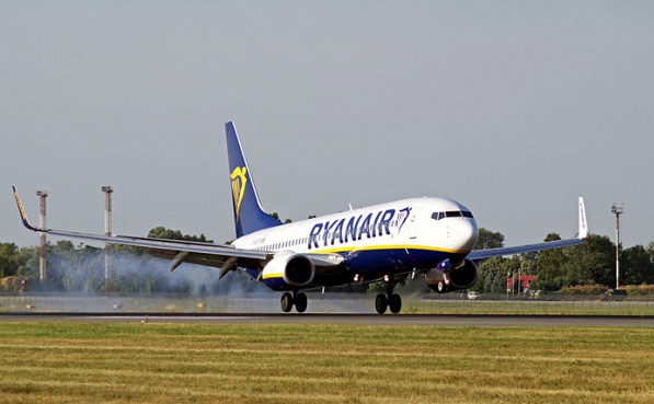რამდენს შოულობს Ryanair-ი  მგზავრიდან და რამდენს ხარჯავს მის ტრანსპორტირებაზე?