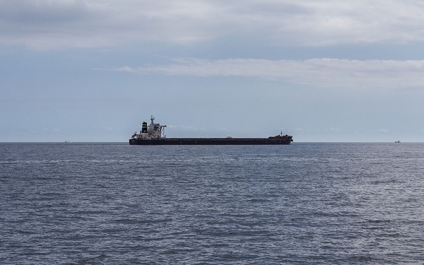 ირანულ ტანკერზე ხანძრის გაჩენამ წითელ ზღვაში დიდი რაოდენობით ნავთობის ჩაღვრა გამოიწვია