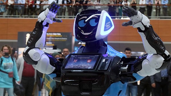 აეროპორტ "სტამბოლის" შემდეგ რობოტი სტამბოლის საბიჰა გოგჩენის საერთაშორისო აეროპორტშიც გამოჩნდა