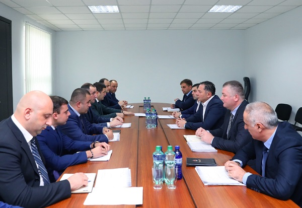 შინაგან საქმეთა მინისტრმა კახეთის პოლიციის დეპარტამენტში სამუშაო თათბირი ჩაატარა