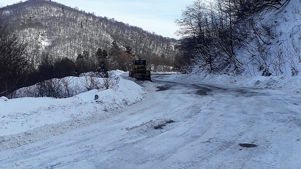 ნაქერალას უღელტეხილზე მისაბმლიანი ავტოტრანსპორტის მოძრაობა აკრძალულია
