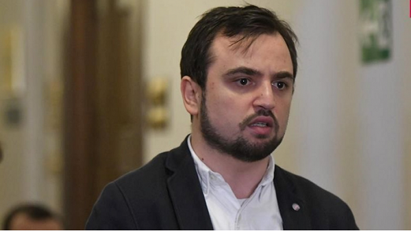პოლიციელის მოთხოვნისადმი დაუმორჩილებლობის მუხლით ადმინისტრაციულად დააკავეს ევროპული საქართველოს ორი წარმომადგენელი - ოთო კახიძე