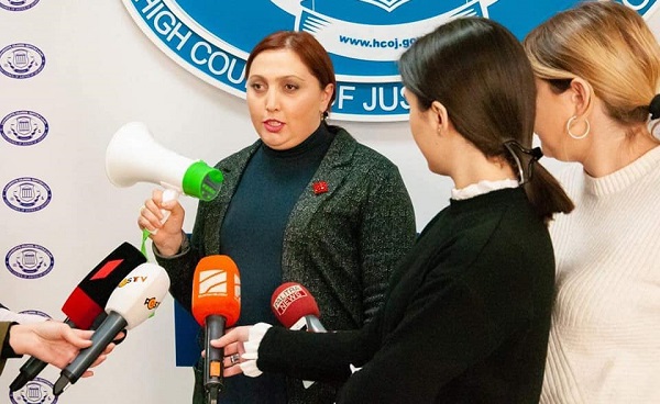 ნაზი ჯანეზაშვილი იუსტიციის უმაღლეს საბჭოში რუპორით მივიდა
