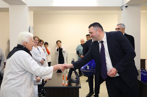 გიორგი ბუთხუზი სამინისტროს  ჯანმრთელობის დაცვის სამსახურის თანამშრომლებს შეხვდა.