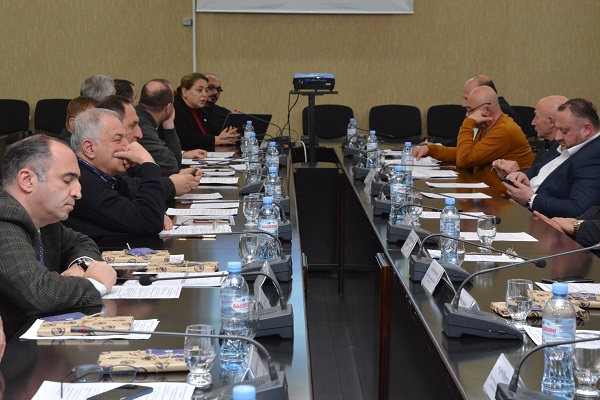 ჟვანიას სკოლამ იმერეთში სახელმწიფო რწმუნებულის ადმინისტრაციაში სამუშაო შეხვედრა გამართა
