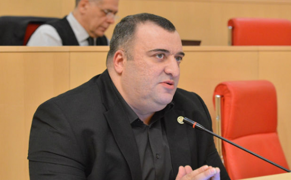 რატი იონათამიშვილი 