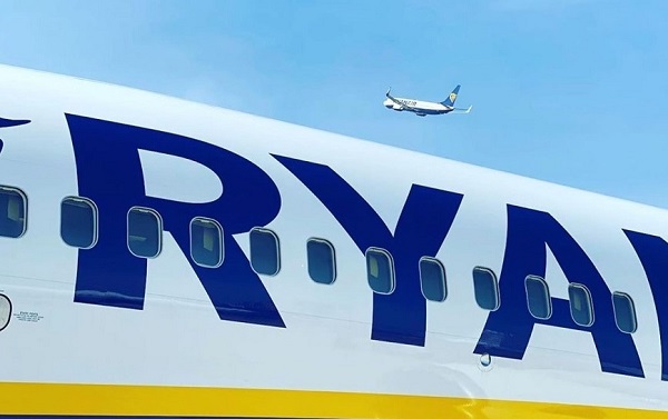 Ryanair-მა ესპანეთში 3 ბაზა დახურა და თანამშრომლები შეამცირა