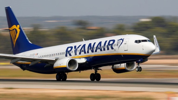 Ryanair-ის კუთვნილ Boeing 737-ის ბორტზე ძლიერი დაკვამლიანება დაფიქსირდა (ვიდეო)