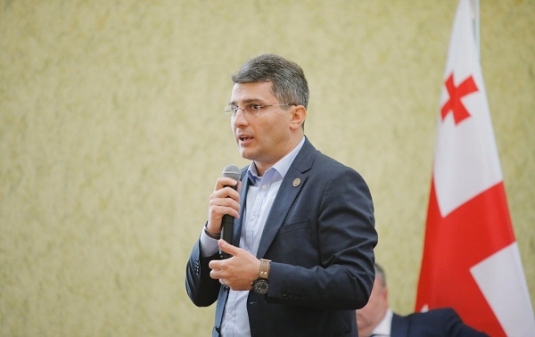 ბაღდათში მომხდარი ტრაგიკული შემთხვევის გამო უმრავლესობა უარს ამბობს დღეს პოლიტიკური განცხადებების გაკეთებაზე - მამუკა მდინარაძე