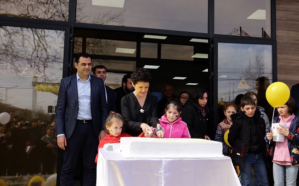 თეა წულუკიანმა აბაშაში საზოგადოებრივი ცენტრი გახსნა