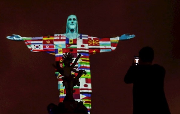 რიოში ქრისტეს ქანდაკებაზე კორონავირუსით დაზარალებული ქვეყნების დროშები გამოსახეს