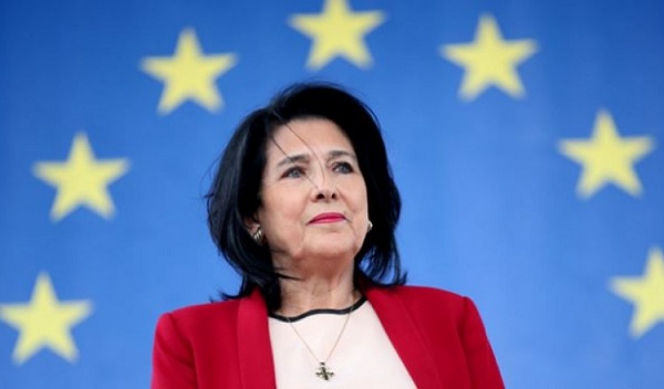 ​პრეზიდენტმა დიპლომატებსა და საერთაშორისო ორგანიზაციებს პოლიტიკურ პარტიებს შორის შეთანხმების მიღწევაში შეტანილი განსაკუთრებული წვლილისათვის მადლობა გადაუხადა