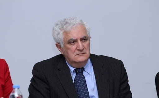 ამირან გამყრელიძე მთავრობის ადმინისტრაციაში ბრიფინგს გამართავს