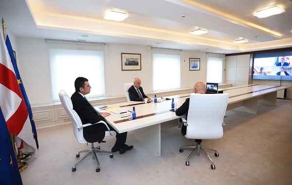 საქართველოს პრემიერ-მინისტრმა ევროკომისარ ოლივერ ვარჰელისთან ვიდეოკონფერენცია გამართა