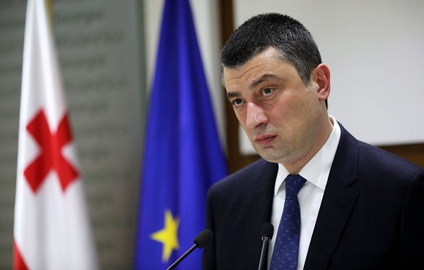 11 მაისიდან საცალო და საბითუმო მაღაზიები გაიხსნება, რომელსაც აქვს შესასვლელი ქუჩიდან და არ ვაჭრობენ ტანსაცმლით და ფეხსაცმლით