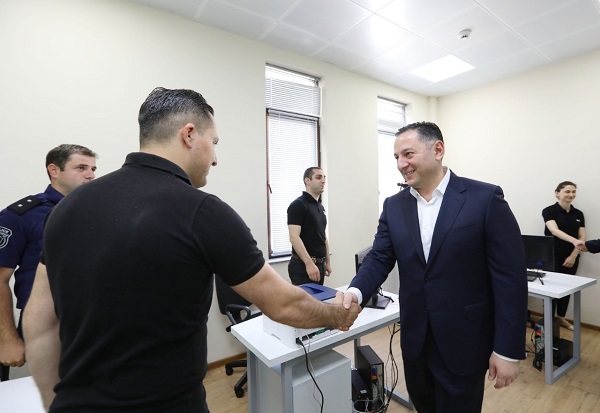 ვახტანგ გომელაურმა რუსთავში პოლიციის ახალი შენობა გახსნა