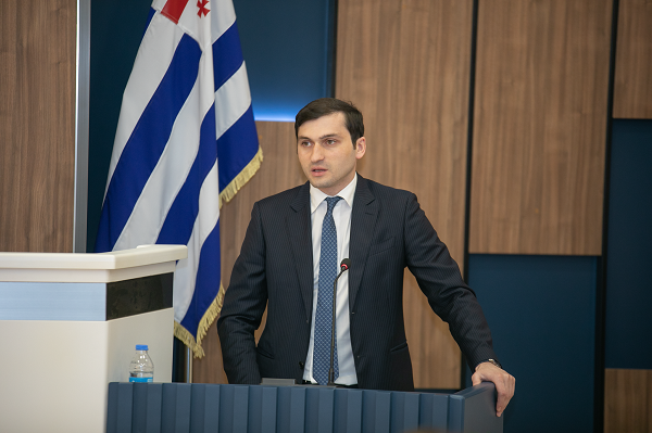 კრიზისულ ეტაპზე მნიშვნელოვანი ინიციატივები განხორციელდა საინვესტიციო გარემოს ხელშეწყობისა და ეკონომიკის სტიმულირების მიზნით   - თორნიკე რიჟვაძე