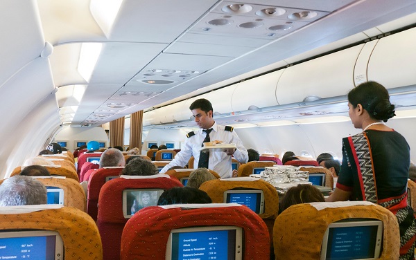 ინდურ ავიაკომპანიებს შუა სავარძელზე მჯდარ მგზავრებზე განსაკუთრებული ზრუნვა დაევალათ