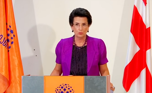 მაინტერესებს, რა ესაქმება ეპიდემიოლოგებს ოცნების მაჟორიტარების წარდგენაზე - ნინო ბურჯანაძე