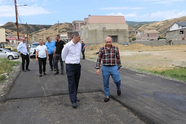 ბატონიშვილის ქუჩაზე საგზაო სამუშაოები სრულდება
